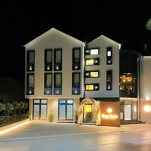 bazhur-boutique-hotel.albaniahotels.org/